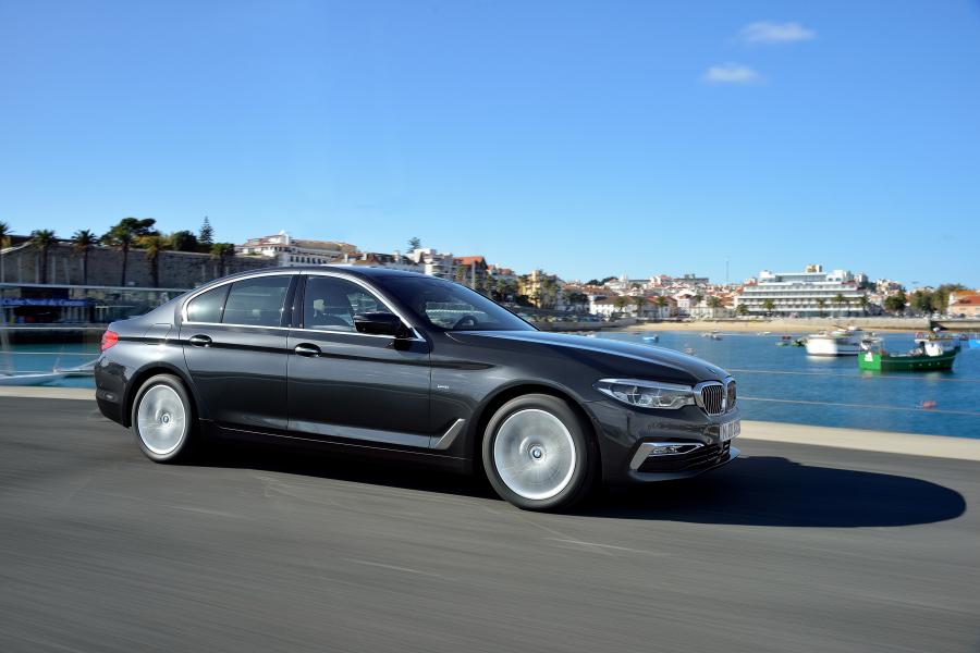  BMW 530d xDrive Sedan Luxury Line 2017 года  (WW) (фото 8 из 61)